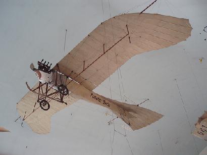 タウベの模型 ” Etrich-Rumpler Taube, de 1910. “